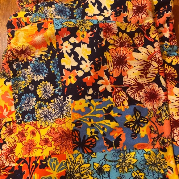 Lularoe tall and curvy leggings